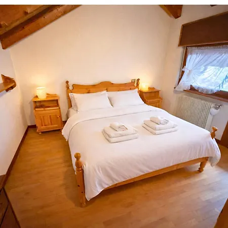 アパート Ht - Mansarda Panoramica Nel Cuore Di San Vito サン・ヴィート・ディ・カドーレ