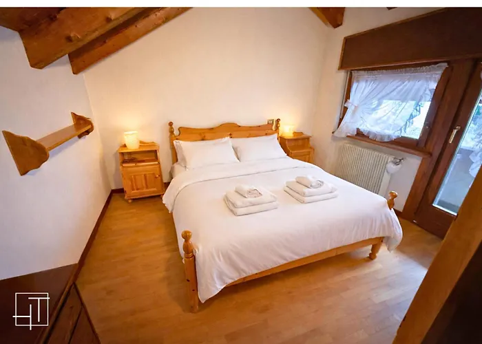 アパート Ht - Mansarda Panoramica Nel Cuore Di San Vito サン・ヴィート・ディ・カドーレ