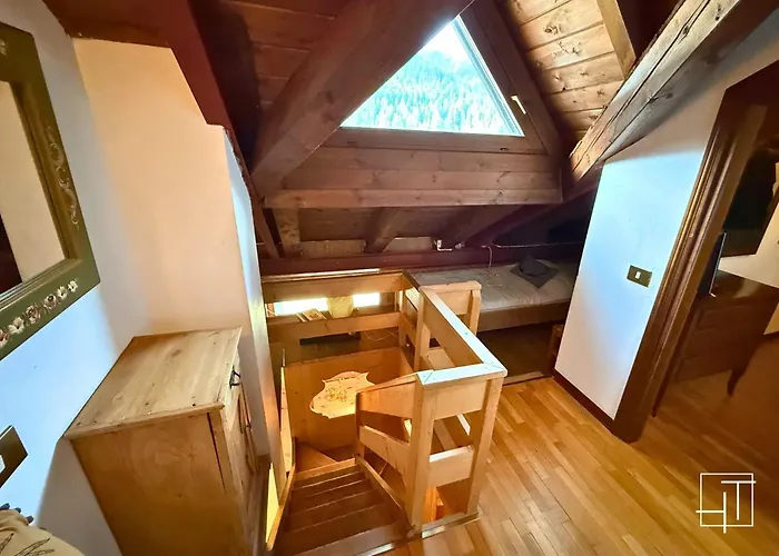 アパート Ht - Mansarda Panoramica Nel Cuore Di San Vito サン・ヴィート・ディ・カドーレ